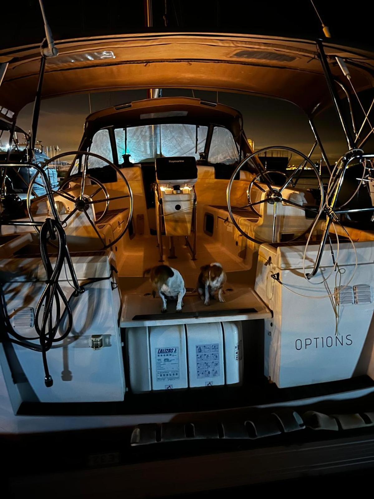 فندق Sleep Aboard A Modern Sailboat In أويراس المظهر الخارجي الصورة